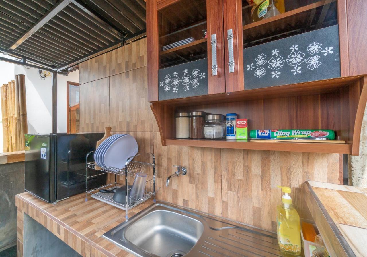 Wooden Puri Guesthouse Uluwatu Eksteriør billede