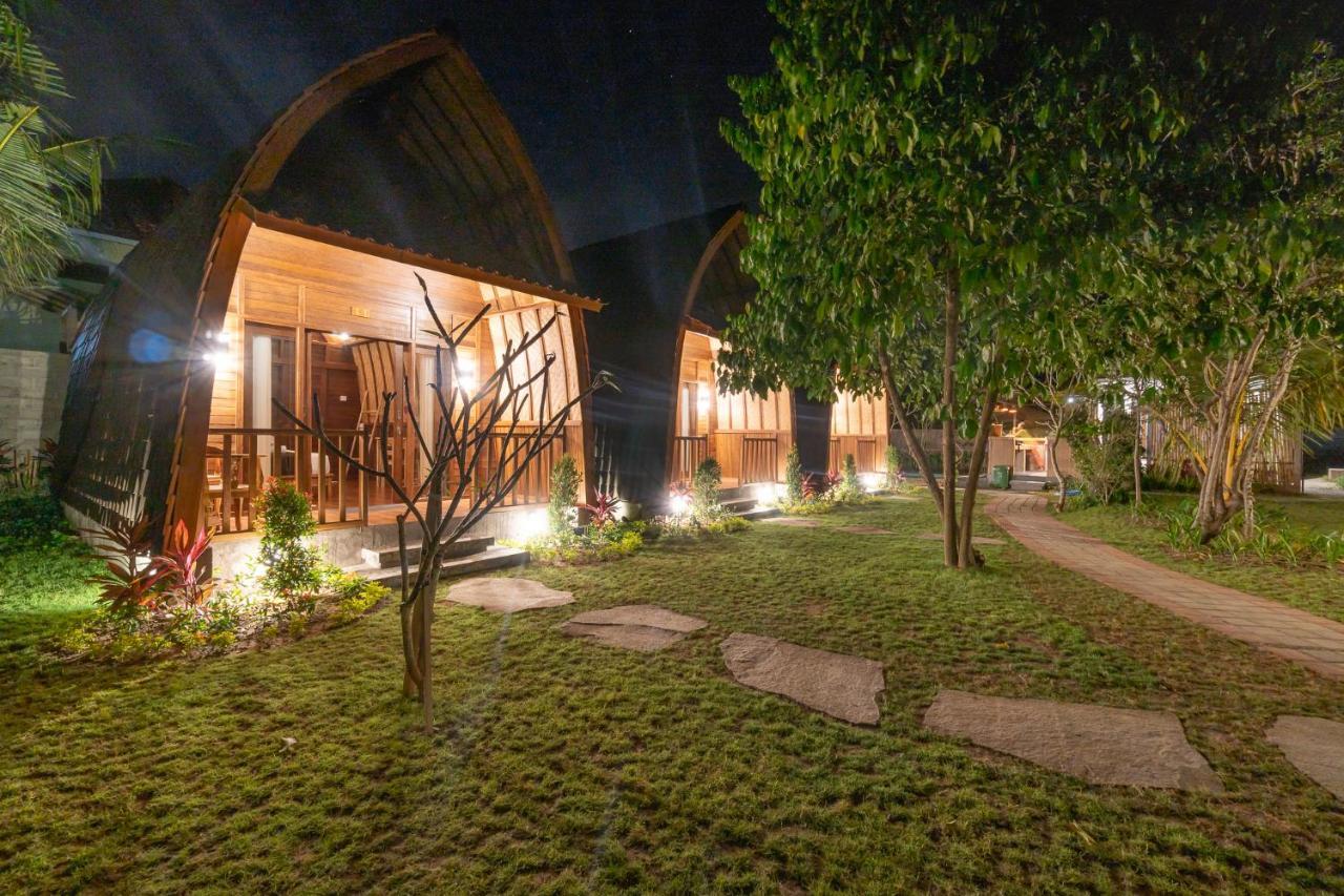 Wooden Puri Guesthouse Uluwatu Eksteriør billede