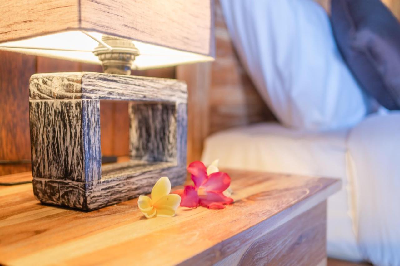 Wooden Puri Guesthouse Uluwatu Eksteriør billede